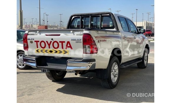 Sayi Imported Toyota Hilux White Mota in Import - Dubai a Ashanti Sayi Imported Toyota Hilux White Mota in Import - Dubai a Ashanti