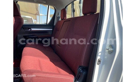 Sayi Imported Toyota Hilux White Mota in Import - Dubai a Ashanti Sayi Imported Toyota Hilux White Mota in Import - Dubai a Ashanti