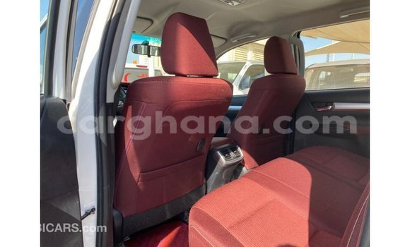 Sayi Imported Toyota Hilux White Mota in Import - Dubai a Ashanti Sayi Imported Toyota Hilux White Mota in Import - Dubai a Ashanti