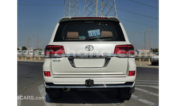 Ra Imported Toyota Land Cruiser funfun Ọkọ̀ in Import - Dubai ni Ashanti Ra Imported Toyota Land Cruiser funfun Ọkọ̀ in Import - Dubai ni Ashanti