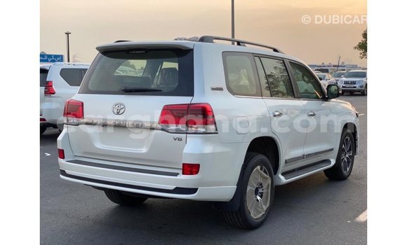 Sayi Imported Toyota Land Cruiser White Mota in Import - Dubai a Ashanti Sayi Imported Toyota Land Cruiser White Mota in Import - Dubai a Ashanti