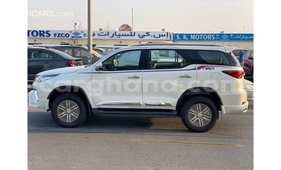 Sayi Imported Toyota Fortuner White Mota in Import - Dubai a Ashanti Sayi Imported Toyota Fortuner White Mota in Import - Dubai a Ashanti