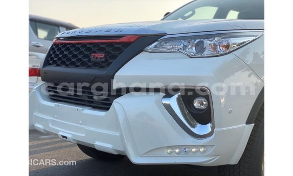 Sayi Imported Toyota Fortuner White Mota in Import - Dubai a Ashanti Sayi Imported Toyota Fortuner White Mota in Import - Dubai a Ashanti