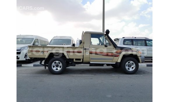 Buy Import Toyota Land Cruiser Beige Car in Import - Dubai in Ashanti Buy Import Toyota Land Cruiser Beige Car in Import - Dubai in Ashanti