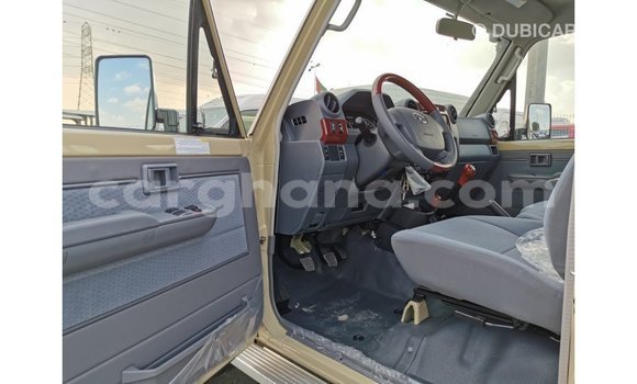 Buy Import Toyota Land Cruiser Beige Car in Import - Dubai in Ashanti Buy Import Toyota Land Cruiser Beige Car in Import - Dubai in Ashanti