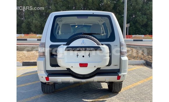 Sayi Imported Mitsubishi Pajero White Mota in Import - Dubai a Ashanti Sayi Imported Mitsubishi Pajero White Mota in Import - Dubai a Ashanti