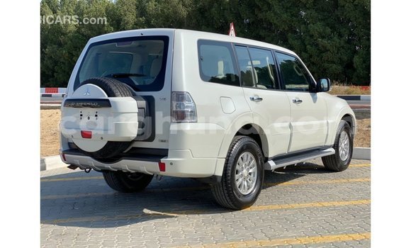 Sayi Imported Mitsubishi Pajero White Mota in Import - Dubai a Ashanti Sayi Imported Mitsubishi Pajero White Mota in Import - Dubai a Ashanti
