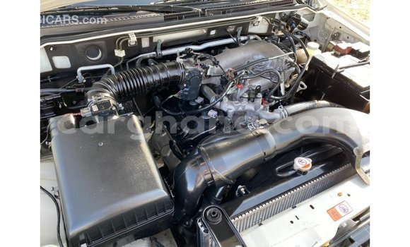 Sayi Imported Mitsubishi Pajero White Mota in Import - Dubai a Ashanti Sayi Imported Mitsubishi Pajero White Mota in Import - Dubai a Ashanti