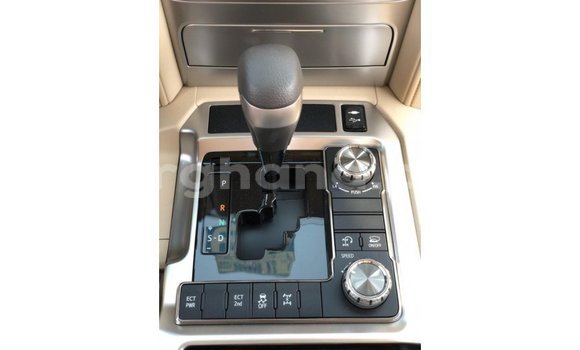 Buy Import Toyota Land Cruiser White Car in Import - Dubai in Ashanti Buy Import Toyota Land Cruiser White Car in Import - Dubai in Ashanti