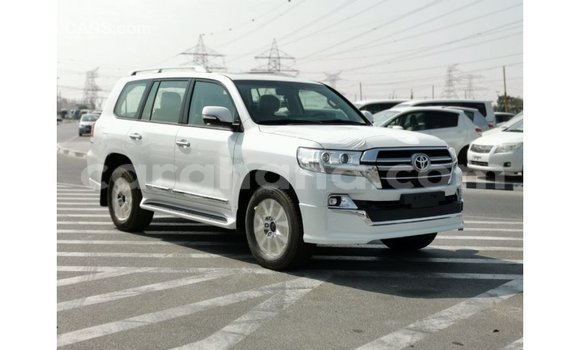 Buy Import Toyota Land Cruiser White Car in Import - Dubai in Ashanti Buy Import Toyota Land Cruiser White Car in Import - Dubai in Ashanti