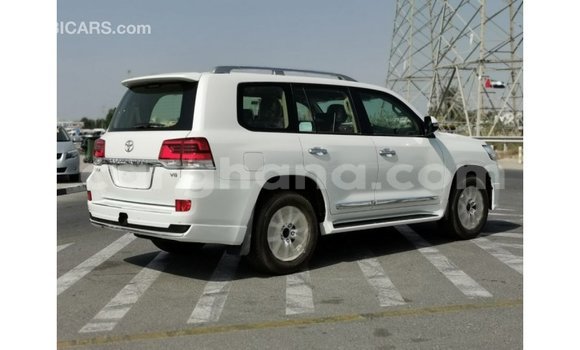 Buy Import Toyota Land Cruiser White Car in Import - Dubai in Ashanti Buy Import Toyota Land Cruiser White Car in Import - Dubai in Ashanti