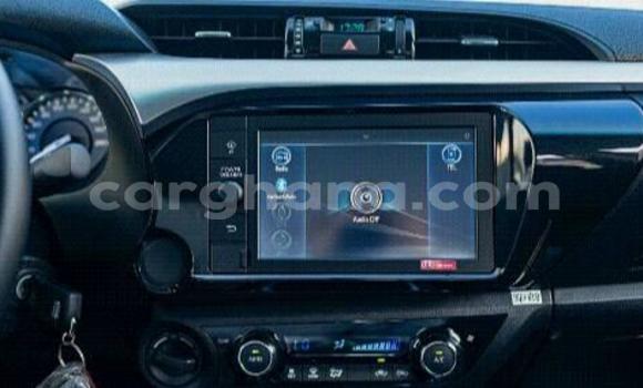 Ra Àlòkù Toyota Hilux funfun Ọkọ̀ in Accra ni Greater Accra Ra Àlòkù Toyota Hilux funfun Ọkọ̀ in Accra ni Greater Accra