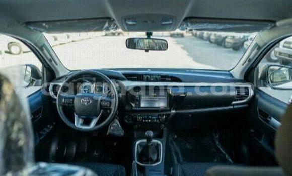 Ra Àlòkù Toyota Hilux funfun Ọkọ̀ in Accra ni Greater Accra Ra Àlòkù Toyota Hilux funfun Ọkọ̀ in Accra ni Greater Accra