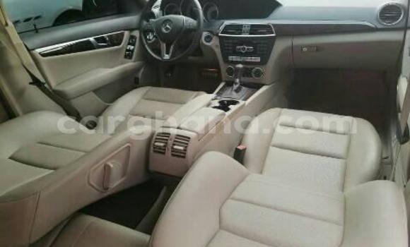 Ra Àlòkù Mercedes‒Benz C–Class Black Ọkọ̀ in Accra ni Greater Accra Ra Àlòkù Mercedes‒Benz C–Class Black Ọkọ̀ in Accra ni Greater Accra