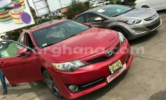 Ra Àlòkù Toyota Camry Red Ọkọ̀ in Accra ni Greater Accra Ra Àlòkù Toyota Camry Red Ọkọ̀ in Accra ni Greater Accra