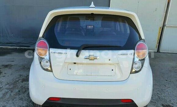 Ra Àlòkù Chevrolet Spark funfun Ọkọ̀ in Accra ni Greater Accra Ra Àlòkù Chevrolet Spark funfun Ọkọ̀ in Accra ni Greater Accra