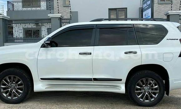 Buy Used Toyota Land Cruiser Prado White Car in Accra in Greater Accra