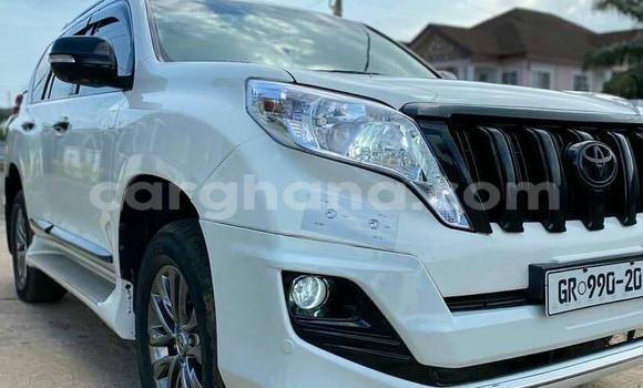 Ra Àlòkù Toyota Land Cruiser Prado funfun Ọkọ̀ in Accra ni Greater Accra Ra Àlòkù Toyota Land Cruiser Prado funfun Ọkọ̀ in Accra ni Greater Accra