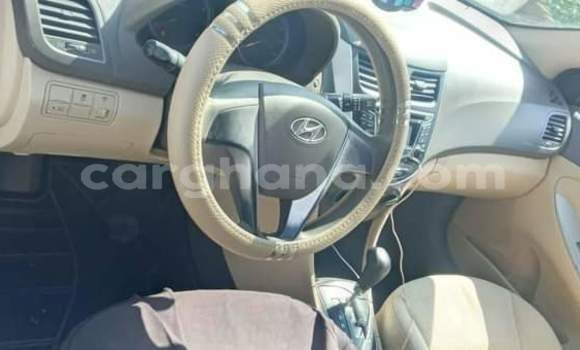 Ra Àlòkù Hyundai Accent funfun Ọkọ̀ in Sekondi–Takoradi Metropolitan ni Oorun Ra Àlòkù Hyundai Accent funfun Ọkọ̀ in Sekondi–Takoradi Metropolitan ni Oorun