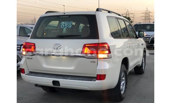 Ra Imported Toyota Land Cruiser funfun Ọkọ̀ in Import - Dubai ni Ashanti Ra Imported Toyota Land Cruiser funfun Ọkọ̀ in Import - Dubai ni Ashanti