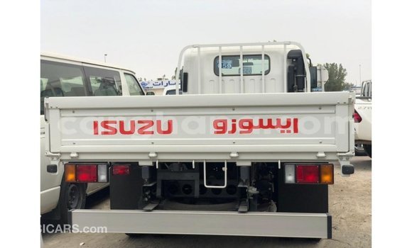Ra Imported Isuzu NPR funfun Ọkọ̀ akẹ́rù ńlá in Import - Dubai ni Ashanti Ra Imported Isuzu NPR funfun Ọkọ̀ akẹ́rù ńlá in Import - Dubai ni Ashanti