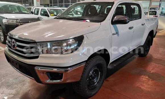Buy Import Toyota Hilux Surf White Car in Sekondi–Takoradi Metropolitan in Western