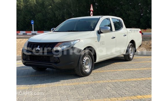 Sayi Imported Mitsubishi L200 White Mota in Import - Dubai a Ashanti Sayi Imported Mitsubishi L200 White Mota in Import - Dubai a Ashanti