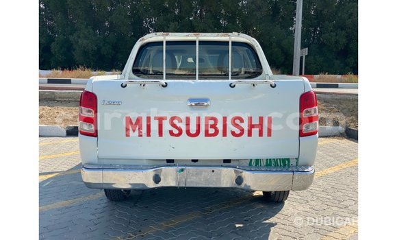 Sayi Imported Mitsubishi L200 White Mota in Import - Dubai a Ashanti Sayi Imported Mitsubishi L200 White Mota in Import - Dubai a Ashanti