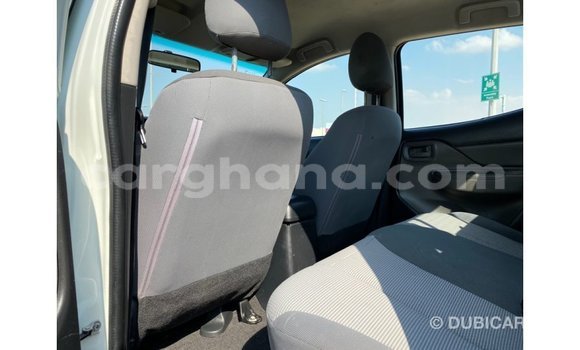 Sayi Imported Mitsubishi L200 White Mota in Import - Dubai a Ashanti Sayi Imported Mitsubishi L200 White Mota in Import - Dubai a Ashanti