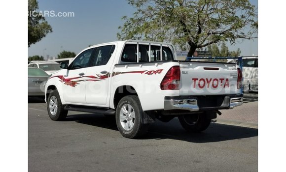 Ra Imported Toyota Hilux funfun Ọkọ̀ in Import - Dubai ni Ashanti Ra Imported Toyota Hilux funfun Ọkọ̀ in Import - Dubai ni Ashanti
