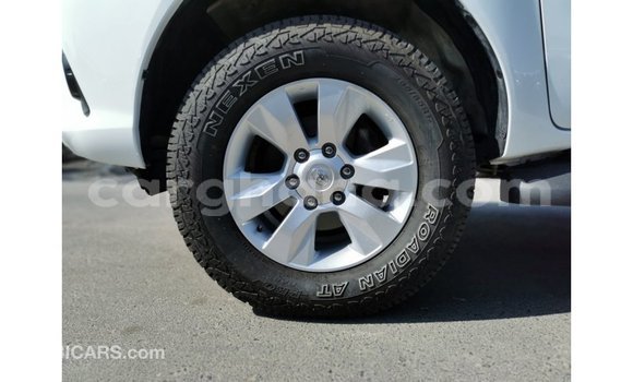 Ra Imported Toyota Hilux funfun Ọkọ̀ in Import - Dubai ni Ashanti Ra Imported Toyota Hilux funfun Ọkọ̀ in Import - Dubai ni Ashanti