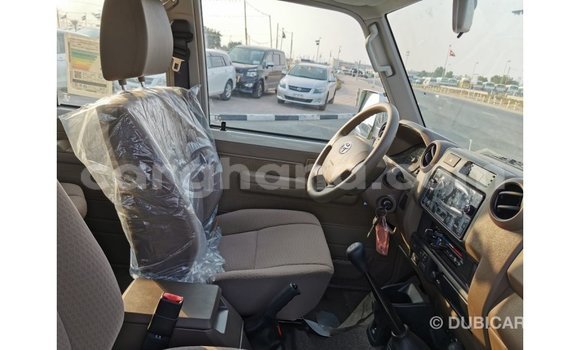 Ra Imported Toyota Land Cruiser funfun Ọkọ̀ in Import - Dubai ni Ashanti Ra Imported Toyota Land Cruiser funfun Ọkọ̀ in Import - Dubai ni Ashanti