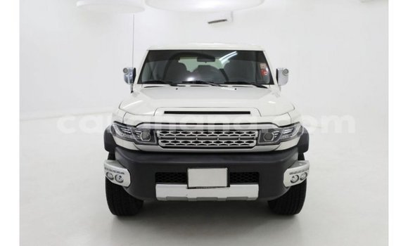 Buy Import Toyota FJ Cruiser White Car in Import - Dubai in Ashanti Buy Import Toyota FJ Cruiser White Car in Import - Dubai in Ashanti