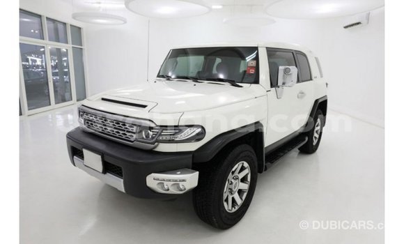 Buy Import Toyota FJ Cruiser White Car in Import - Dubai in Ashanti Buy Import Toyota FJ Cruiser White Car in Import - Dubai in Ashanti