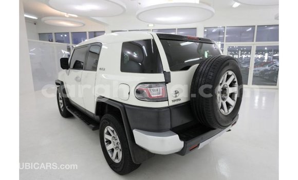 Buy Import Toyota FJ Cruiser White Car in Import - Dubai in Ashanti Buy Import Toyota FJ Cruiser White Car in Import - Dubai in Ashanti