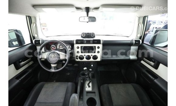 Buy Import Toyota FJ Cruiser White Car in Import - Dubai in Ashanti Buy Import Toyota FJ Cruiser White Car in Import - Dubai in Ashanti