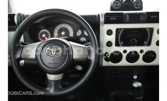 Buy Import Toyota FJ Cruiser White Car in Import - Dubai in Ashanti Buy Import Toyota FJ Cruiser White Car in Import - Dubai in Ashanti