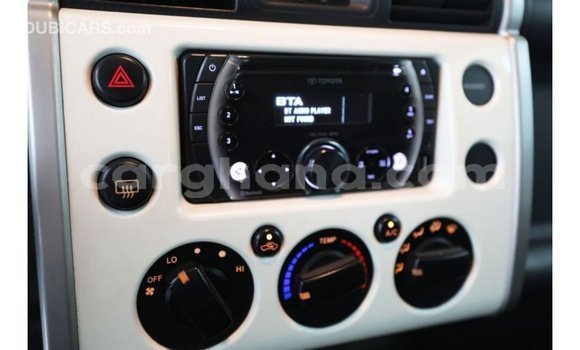 Buy Import Toyota FJ Cruiser White Car in Import - Dubai in Ashanti Buy Import Toyota FJ Cruiser White Car in Import - Dubai in Ashanti