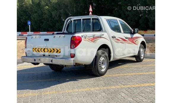 Sayi Imported Mitsubishi L200 White Mota in Import - Dubai a Ashanti Sayi Imported Mitsubishi L200 White Mota in Import - Dubai a Ashanti