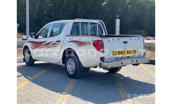 Sayi Imported Mitsubishi L200 White Mota in Import - Dubai a Ashanti Sayi Imported Mitsubishi L200 White Mota in Import - Dubai a Ashanti