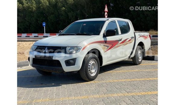 Sayi Imported Mitsubishi L200 White Mota in Import - Dubai a Ashanti Sayi Imported Mitsubishi L200 White Mota in Import - Dubai a Ashanti