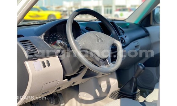 Sayi Imported Mitsubishi L200 White Mota in Import - Dubai a Ashanti Sayi Imported Mitsubishi L200 White Mota in Import - Dubai a Ashanti