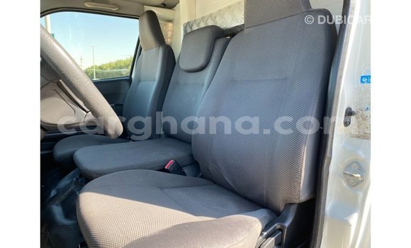 Buy Import Toyota Hiace White Car in Import - Dubai in Ashanti Buy Import Toyota Hiace White Car in Import - Dubai in Ashanti