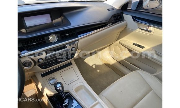 Buy Import Lexus ES White Car in Import - Dubai in Ashanti Buy Import Lexus ES White Car in Import - Dubai in Ashanti