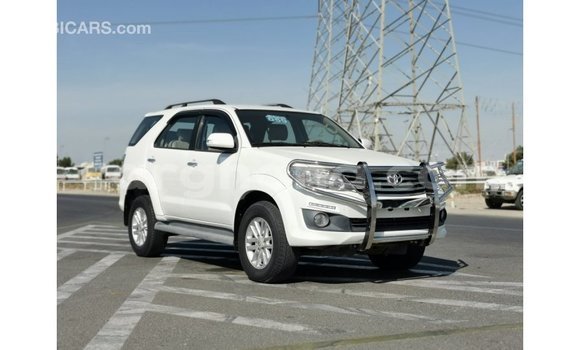 Sayi Imported Toyota Fortuner White Mota in Import - Dubai a Ashanti Sayi Imported Toyota Fortuner White Mota in Import - Dubai a Ashanti