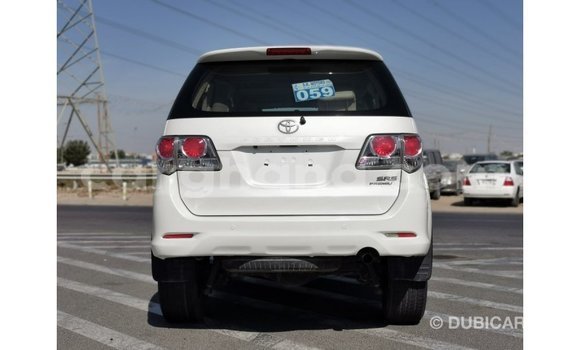 Sayi Imported Toyota Fortuner White Mota in Import - Dubai a Ashanti Sayi Imported Toyota Fortuner White Mota in Import - Dubai a Ashanti