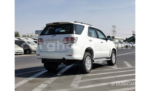 Sayi Imported Toyota Fortuner White Mota in Import - Dubai a Ashanti Sayi Imported Toyota Fortuner White Mota in Import - Dubai a Ashanti