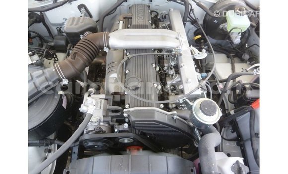 Sayi Imported Toyota Land Cruiser White Mota in Import - Dubai a Ashanti Sayi Imported Toyota Land Cruiser White Mota in Import - Dubai a Ashanti