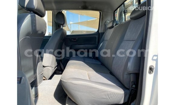 Buy Import Toyota Hilux White Car in Import - Dubai in Ashanti Buy Import Toyota Hilux White Car in Import - Dubai in Ashanti