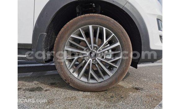 Sayi Imported Hyundai Tucson White Mota in Import - Dubai a Ashanti Sayi Imported Hyundai Tucson White Mota in Import - Dubai a Ashanti